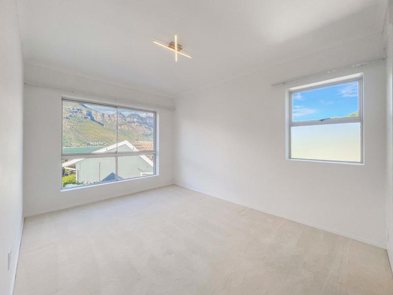 To Let 4 Bedroom Property for Rent in Hout Bay Western Cape
